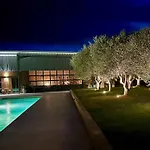 Provencal With Garden & Pool Villa