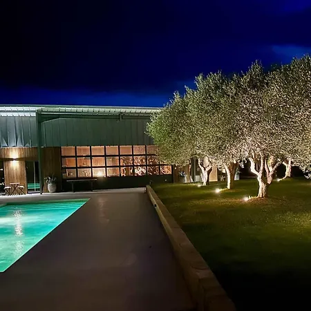 Provencal With Garden & Pool Villa