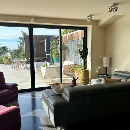 Provencal With Garden & Pool