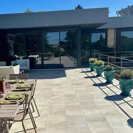 Provencal With Garden & Pool
