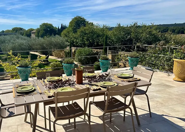 Vila Provencal With Garden & Pool