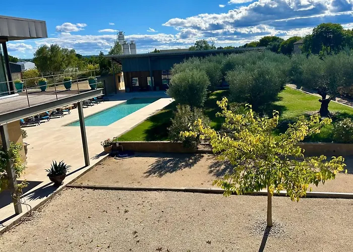 Vila Provencal With Garden & Pool